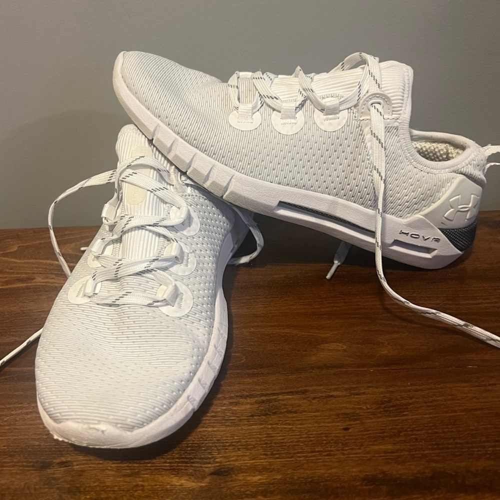 Under Armour HOVR women’s size 7 (white)